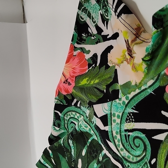 Attitudes women's multi color floral blouse Size: LP - Picture 4 of 5